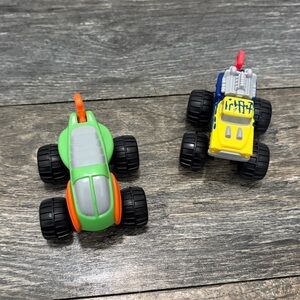 McDonald’s Happy Meal Toy Hot Wheels monster trucks Attack Pack 1993 bundle of 2